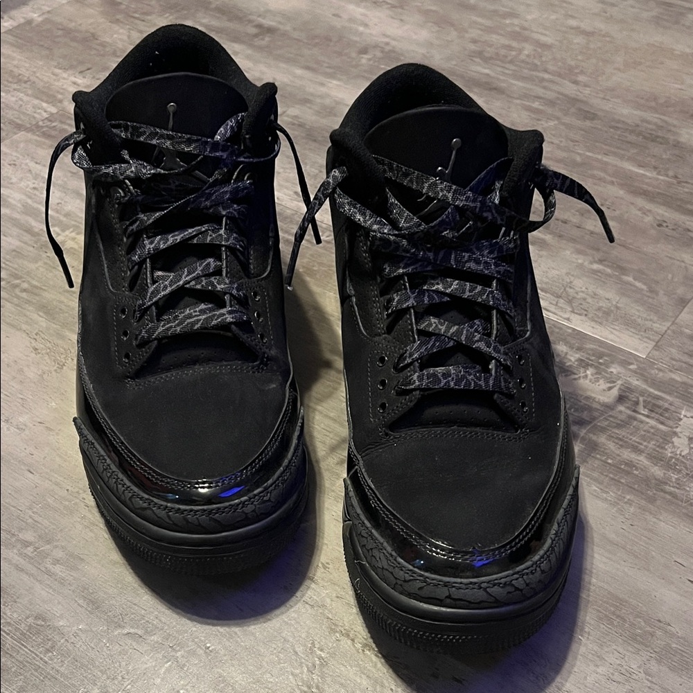 Jordan 3 Black cat Sneakers with Patterned Accents
